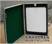 У�ʰװ塢ģ�M�И�